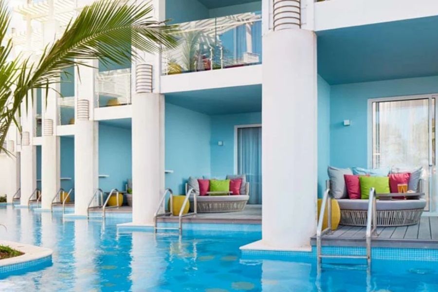 cannabis delivery at azul negril image of the pool bar