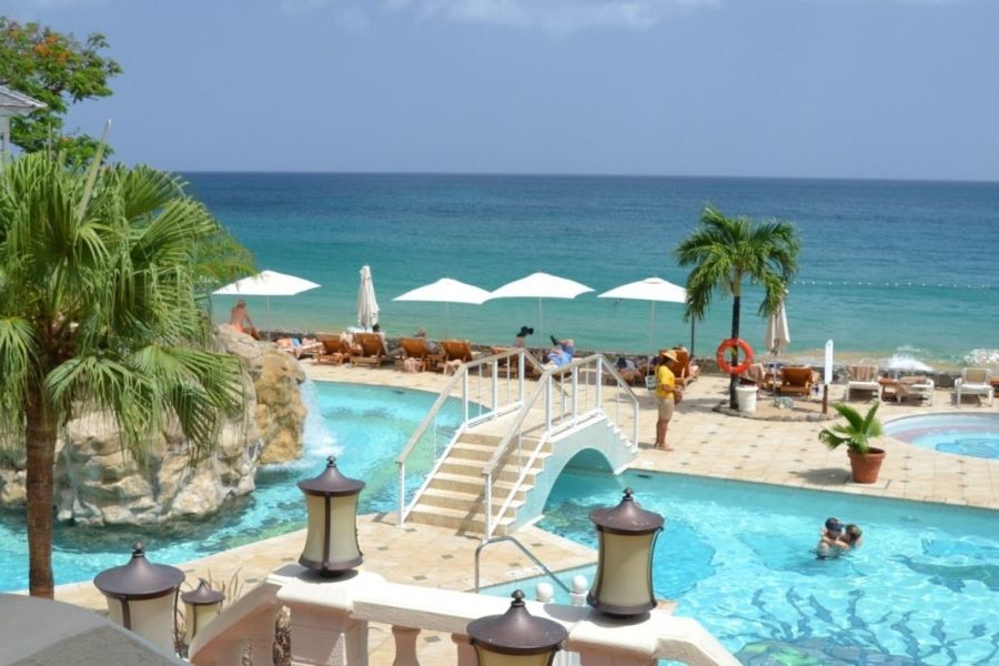 Cannabis Delivery at Coco LaPalm Negril, Image of Coco laPalm Negril Courtyard