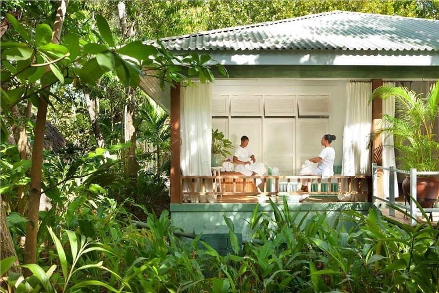 Cannabis Delivery at Couples Swept Away Negril Jamaica, Ganja Oil, Vapes, image of couples beach